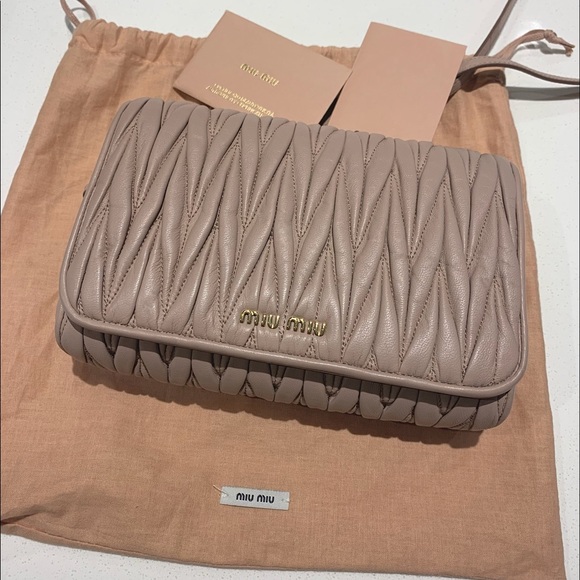 Miu Miu Handbags - Miu Miu AUTH Nude Pink Pleated Leather Crossbody